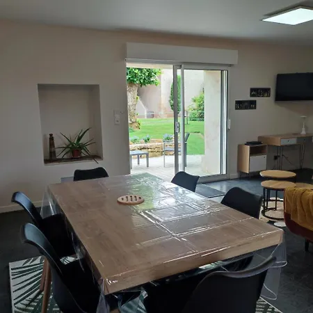 Holiday home Maison Des Hauts, Terre De Lavoirs