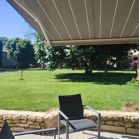 Holiday home Maison Des Hauts, Terre De Lavoirs *